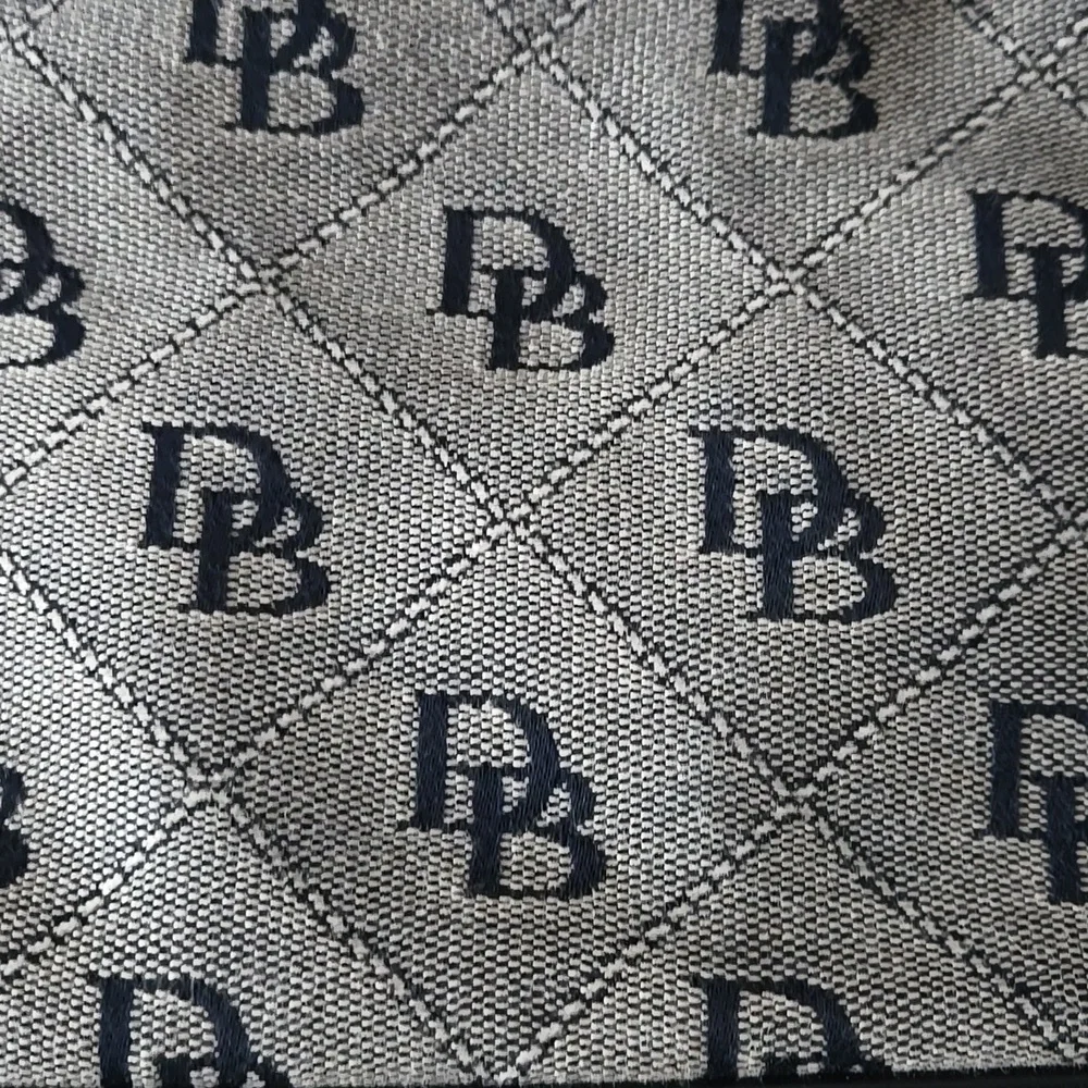 Dooney & Bourke Black and Gray Signature Bag - Picture 2 of 6